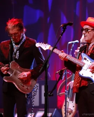 Elvis Costello and The Imposters 